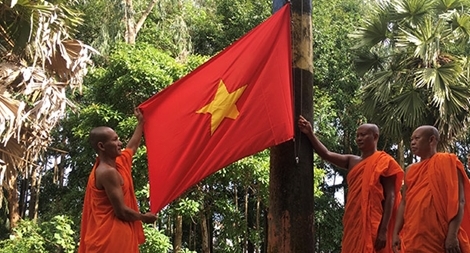 Lan tỏa việc treo cờ Tổ quốc tại các cơ sở tôn giáo