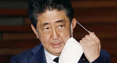 Giai đoạn khó khăn của ông Shinzo Abe