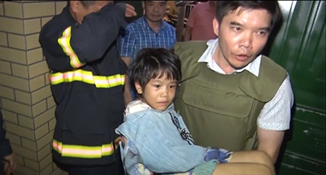 Vụ cháu bé 6 tuổi bị bố và người tình hành hạ: Tội ác phải bị nghiêm trị