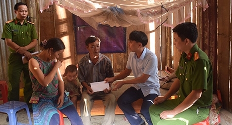 Thăm hỏi gia đình 3 học sinh bị cổng trường đổ sập gây tử vong