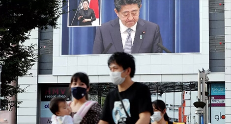 Người khổng lồ Shinzo Abe với di sản không dễ lấp