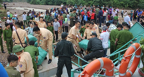 Sắc nắng trên dòng Đà giang