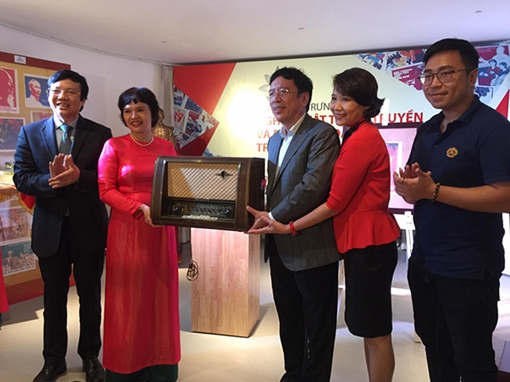 Tọa đàm, triển lãm “Nghệ thuật tuyên truyền và đời sống đất nước trong tranh cổ động”