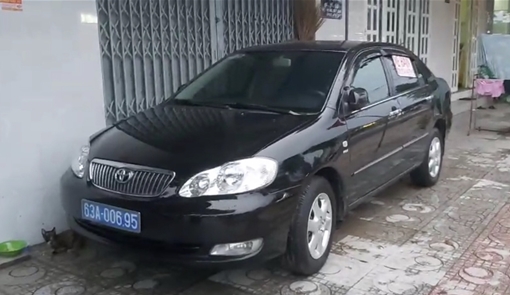 Xe biển số xanh rao bán trên... vỉa hè