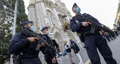 Pháp: “Cơn bão” của ông Macron