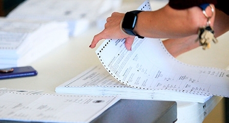 Sau bầu cử là đơn kiện