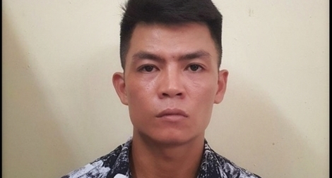 Bắt hai đối tượng giả "nhân viên an ninh" thu tiền tàu, thuyền trên sông