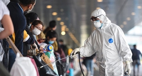 (NÓNG TRONG TUẦN) Khởi tố hình sự vụ lây lan COVID-19; giò lan đột biến gắn keo 502 giá 300 triệu