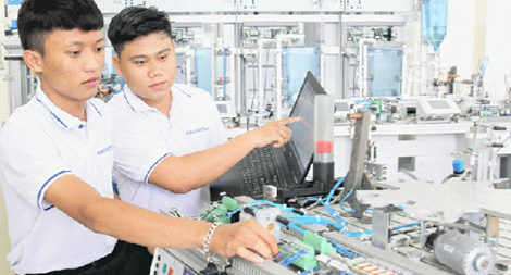 Trường nghề dạy văn hóa: Tiện cho trò nhưng khó cho trường