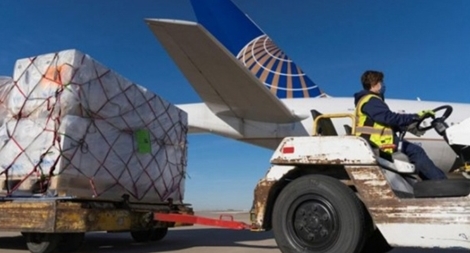 Cảnh báo nguy cơ tội phạm tấn công máy bay chở vaccine ngừa COVID-19