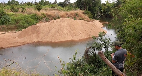 Tiếp tục phát hiện “cát tặc” tại vùng biên giới