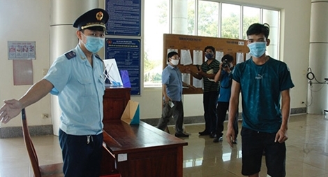 Từ 3/2, Bình Phước tạm dừng hát karaoke, đi bar, vũ trường