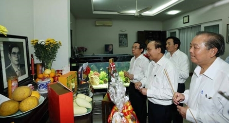 Thủ tướng dâng hương tưởng nhớ lãnh đạo Đảng, Nhà nước