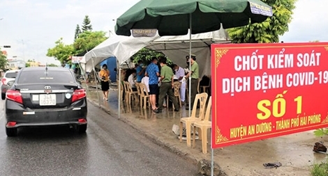 Nửa đêm “thông chốt” vào vùng dịch tìm phòng hát karaoke