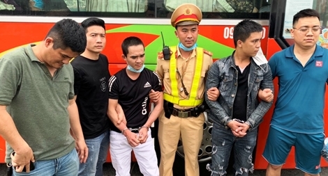 Bắt giữ 2 đối tượng bị truy nã vì trốn khỏi nhà tạm giữ