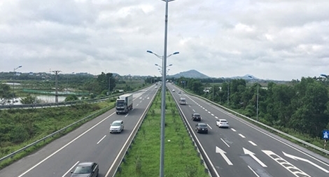 Các dự án BOT tắc vốn bảo trì: Nhùng nhằng cơ chế, đường xuống cấp ai sửa?