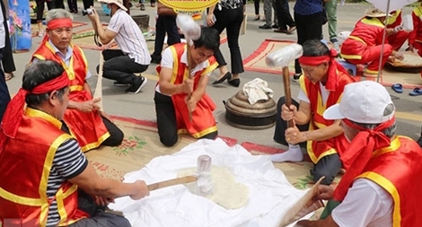 Sôi nổi hội thi bánh chưng, bánh giầy