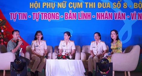 Tuyên dương gương nữ Công an xã tiêu biểu