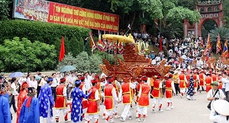 Chủ tịch nước Nguyễn Xuân Phúc dâng hương tưởng nhớ các Vua Hùng