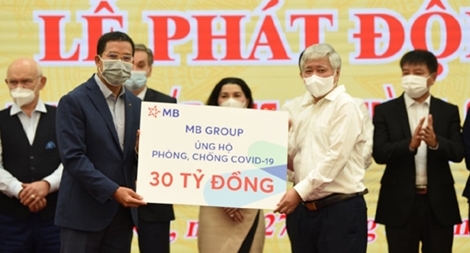 MB Group ủng hộ Quỹ mua Vaccine 30 tỷ đồng