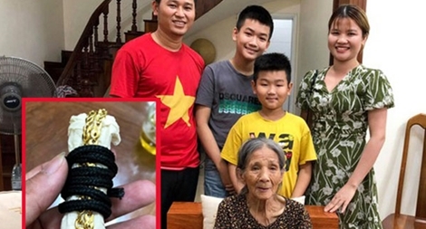 Học sinh lớp 4 nhặt được dây chuyền vàng tìm người trả lại