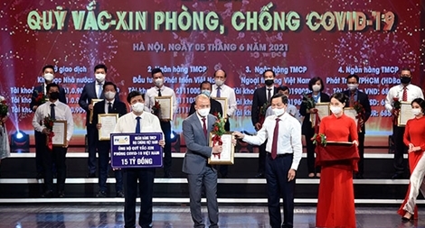 PVcomBank tiếp tục đóng góp 15 tỷ đồng phòng, chống COVID-19