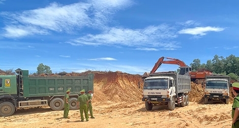 Nhức nhối nạn khai thác đất trái phép ở quy mô nhỏ lẻ