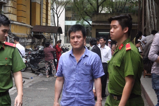 Đề nghị mức án từ 12-14 năm tù nguyên cán bộ hải quan nhận hối lộ