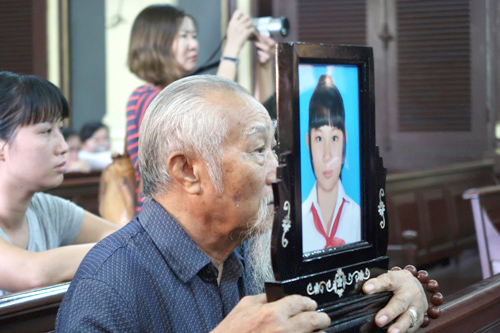 Nam sinh giết bạn gái bỏ thùng xốp lãnh 12 năm tù 