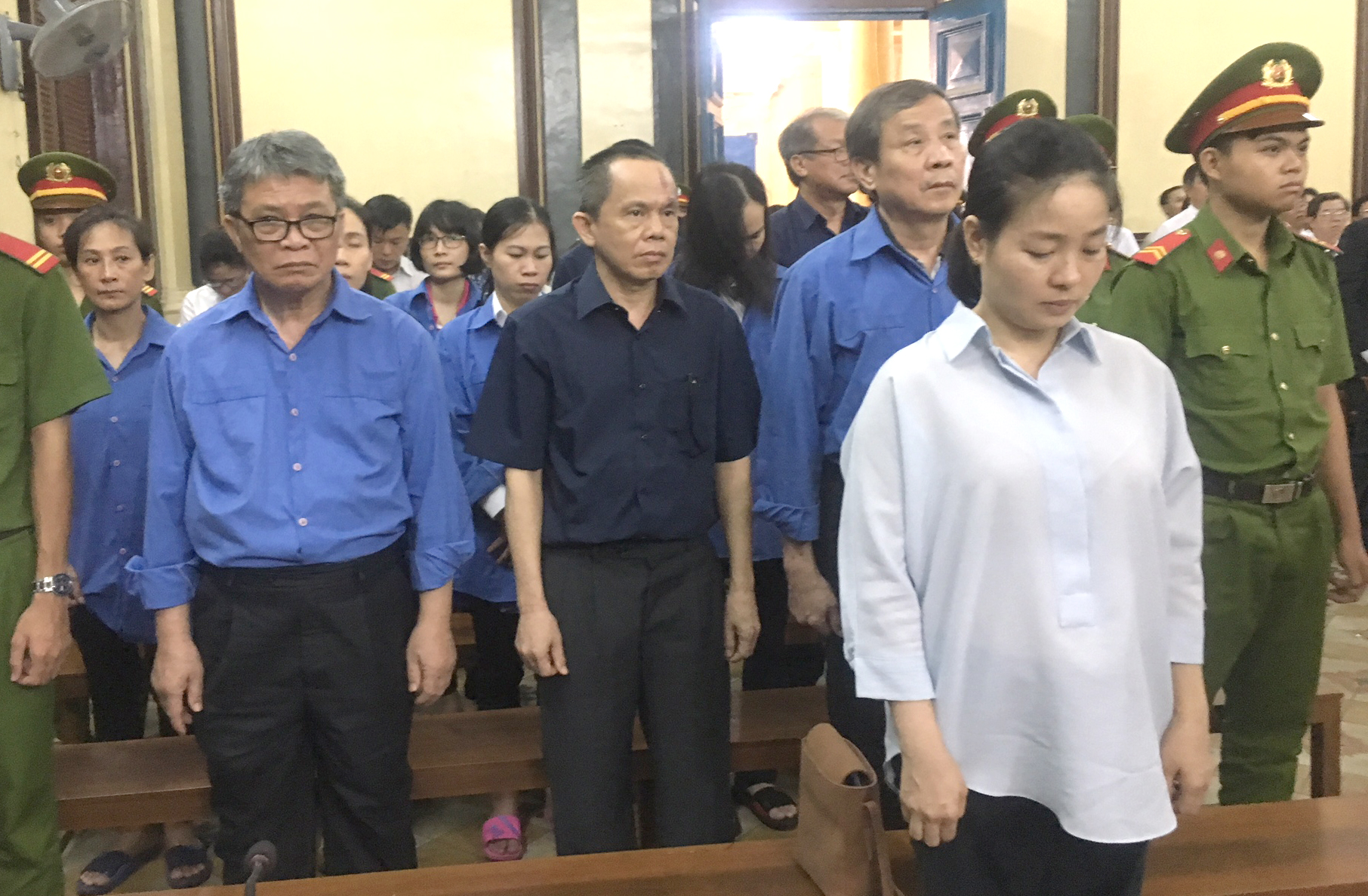 Luật sư đề nghị hoãn phiên toà xét xử bà Hứa Thị Phấn gây thiệt hại hơn 6.361 tỷ đồng