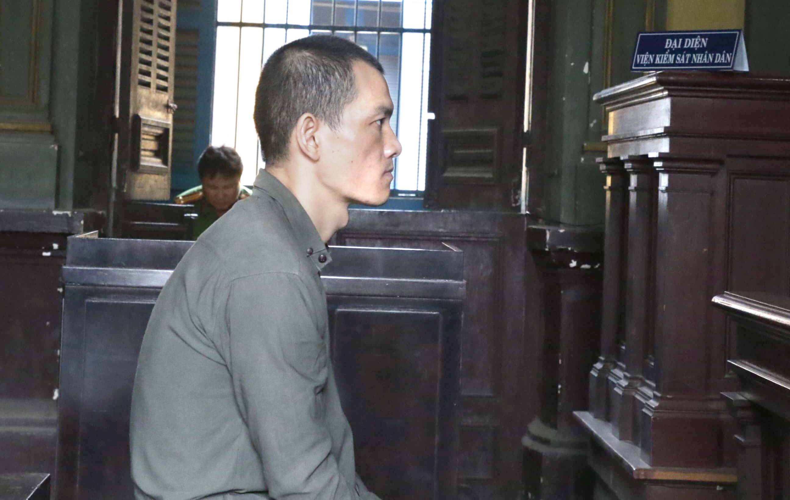 Tên cướp thuốc lá giết cán bộ QLTT lĩnh 20 năm tù 