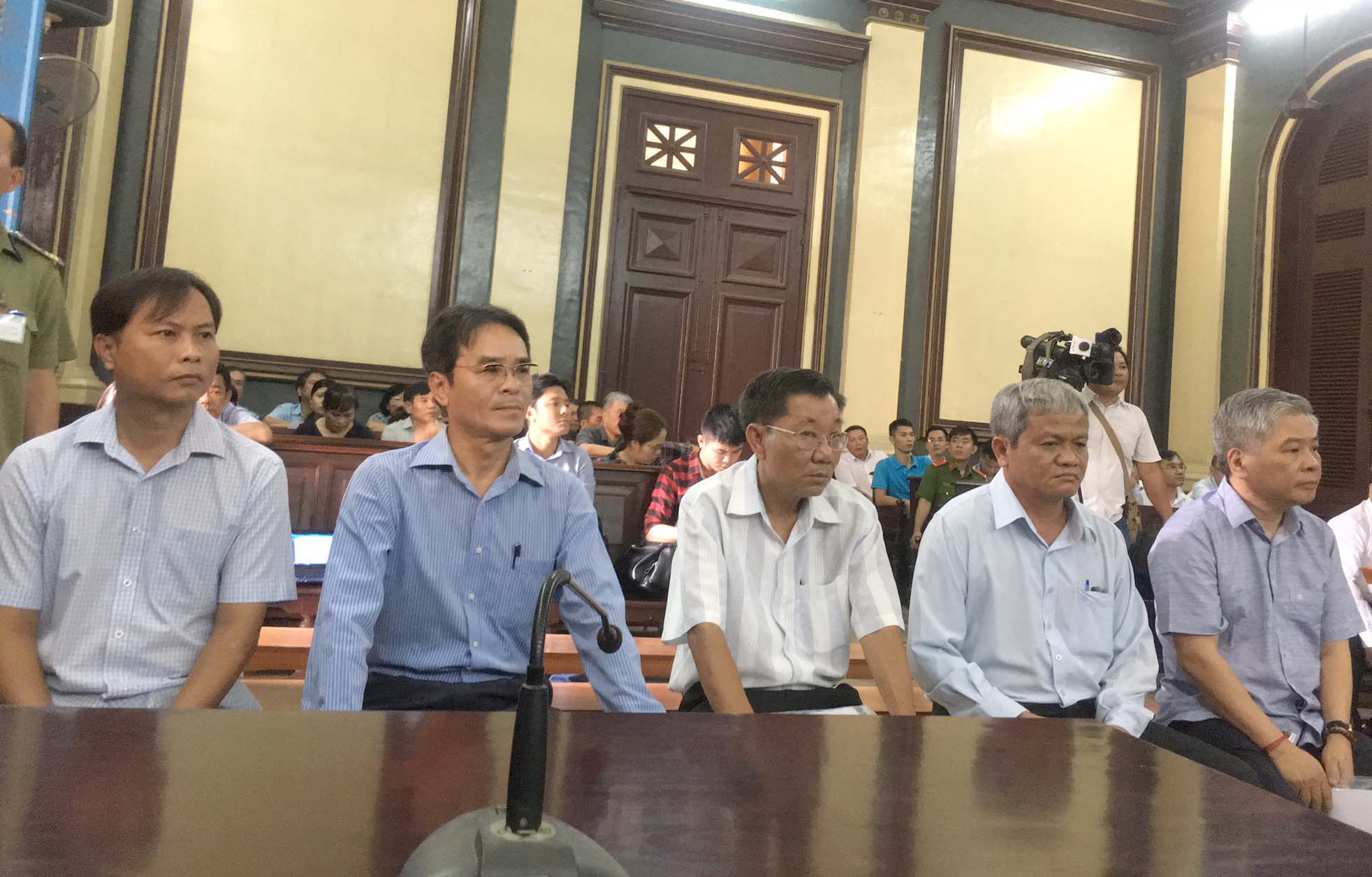 4 luật sư bào chữa cho nguyên Phó Thống đốc Ngân hàng Nhà nước 