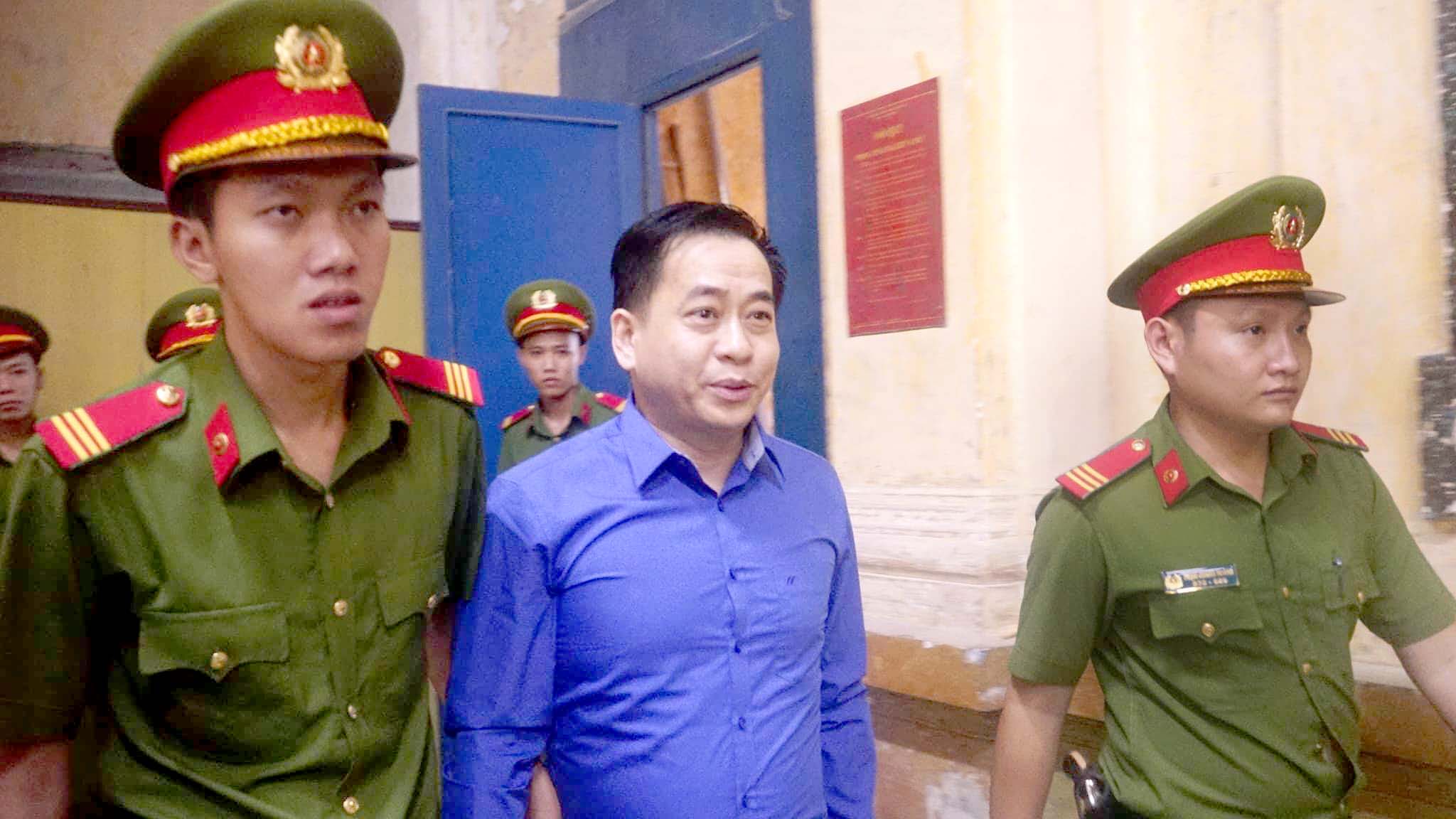 Nguyên TGĐ DAB nói có lỗi với Vũ Nhôm vì không nói rõ tình trạng ngân hàng thời điểm đó