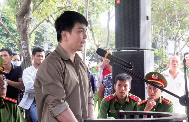 Đâm chết người vì nghi có quan hệ bất chính với vợ mình