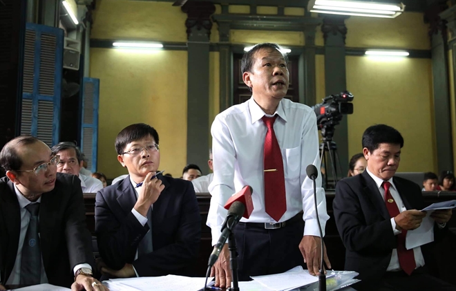 Tạm dừng phiên xử Vinasun kiện Grab để thu thập thêm chứng cứ giám định thiệt hại