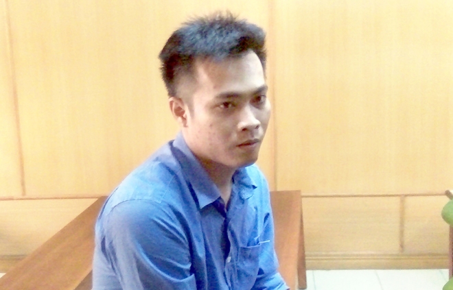 Gã chồng nhẫn tâm đâm chết vợ trước mặt hai con thơ