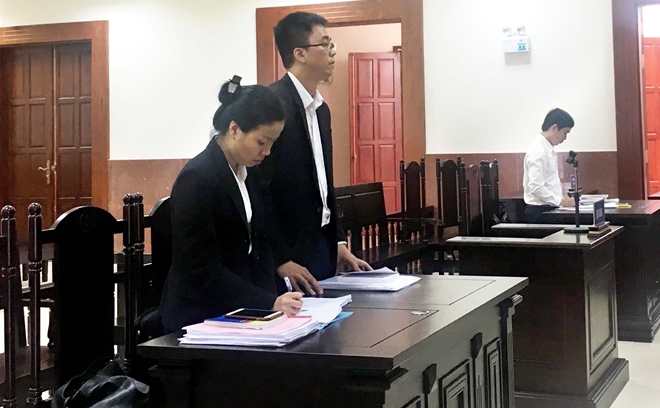 Bà Lê Hoàng Diệp Thảo phải trả con dấu cho công ty Trung Nguyên