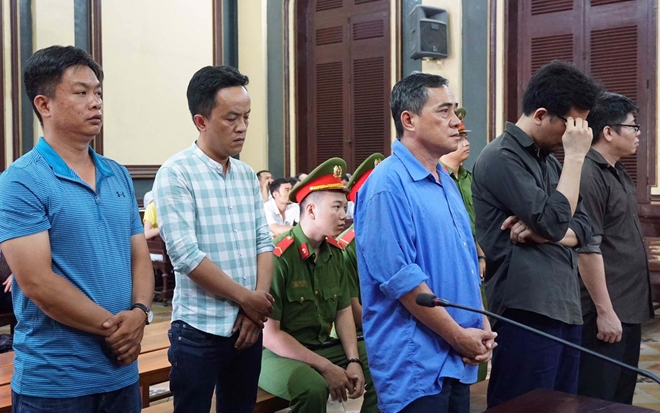 Các đối tượng trong đường dây nhập lậu xe ô tô, trốn thuế 162 tỷ đồng lãnh án