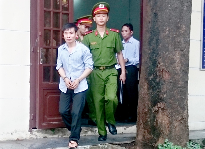 Nam hành khách quá cảnh ở sân bay Tân Sơn Nhất cùng 2,4kg ma tuý 