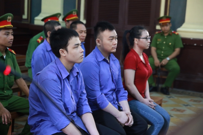 Nữ sinh viên thuê người tạt acid bạn học để... hàn gắn tình cảm