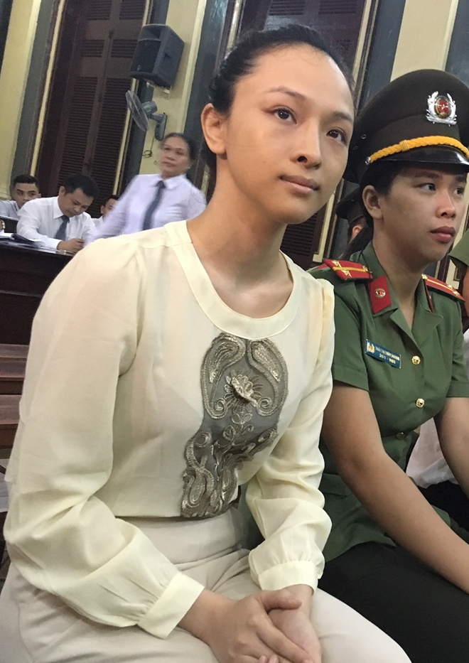 Tình tiết bất ngờ khiến Tòa trả hồ sơ điều tra lại vụ hoa hậu Phương Nga và đại gia