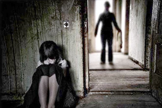 Gã cha dượng hại đời con riêng của vợ