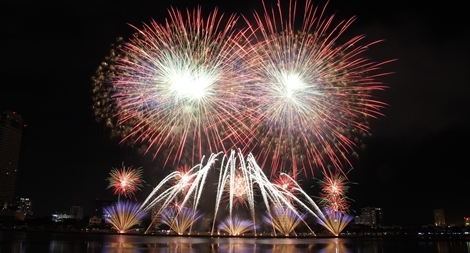 Ý đăng quang vô địch Lễ hội pháo hoa quốc tế Đà Nẵng