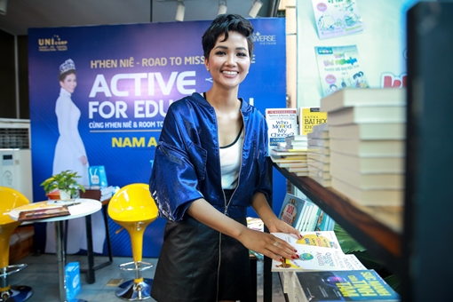 Hoa hậu H’hen Niê kêu gọi mua sách ủng hộ thiện nguyện “Cùng hành động vì giáo dục”