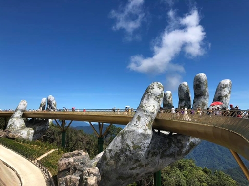 Cây Cầu Vàng huyền thoại ở Đà Nẵng đạt giải thưởng đặc biệt “The Guide Awards 2018” 