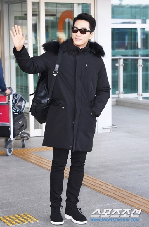 Tài tử "Trái tim mùa thu" giới thiệu du lịch Đà Nẵng trên tạp chí thời trang Hàn Quốc