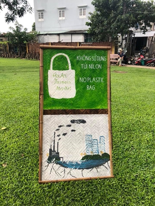 Phiên chợ không túi ni long thu hút du khách ở Hội An