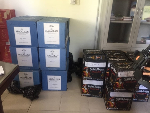 600 chai rượu ngoại không tem nhập khẩu theo xe tải vào Đà Nẵng “tiêu thụ tết” 