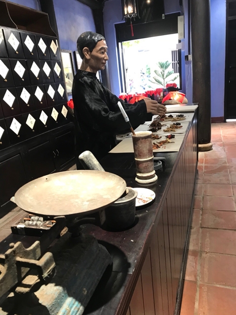 Trưng bày 200 hiện vật và tư liệu y học truyền thống phố cổ Hội An