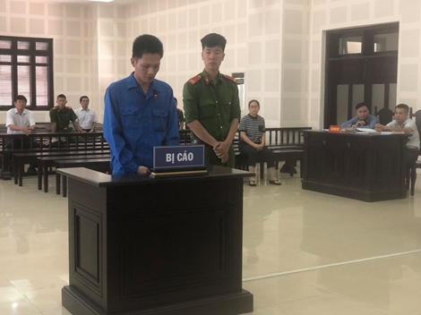 Nghi vợ ngoại tình, chồng cuồng ghen đâm vợ trọng thương 